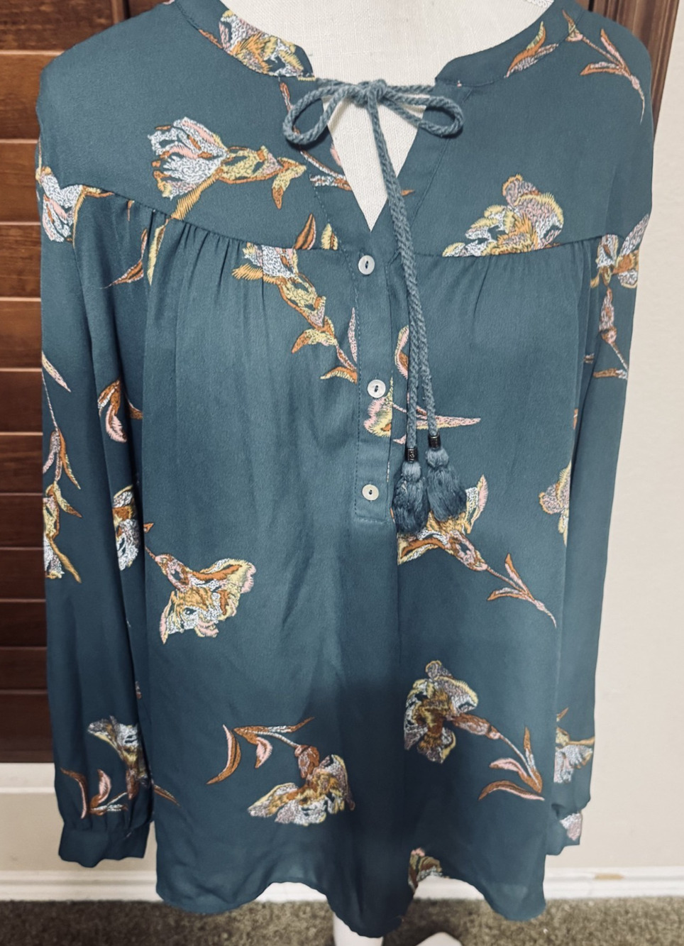 DR2 Daniel Rainn Top Womens XL Forest Green Blouse Floral Tassel Tie neck flowy